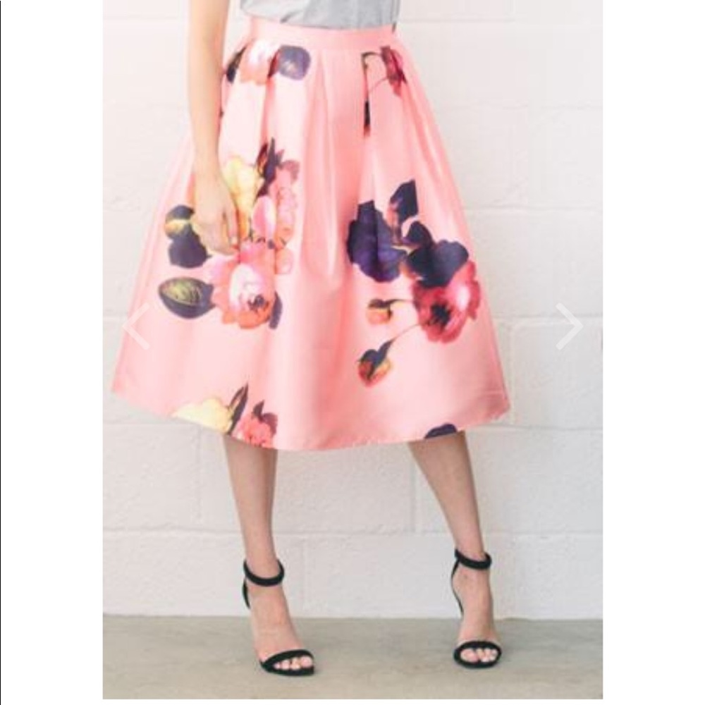 Shop & Apparel Rosette Coming Up Roses Skirt Small